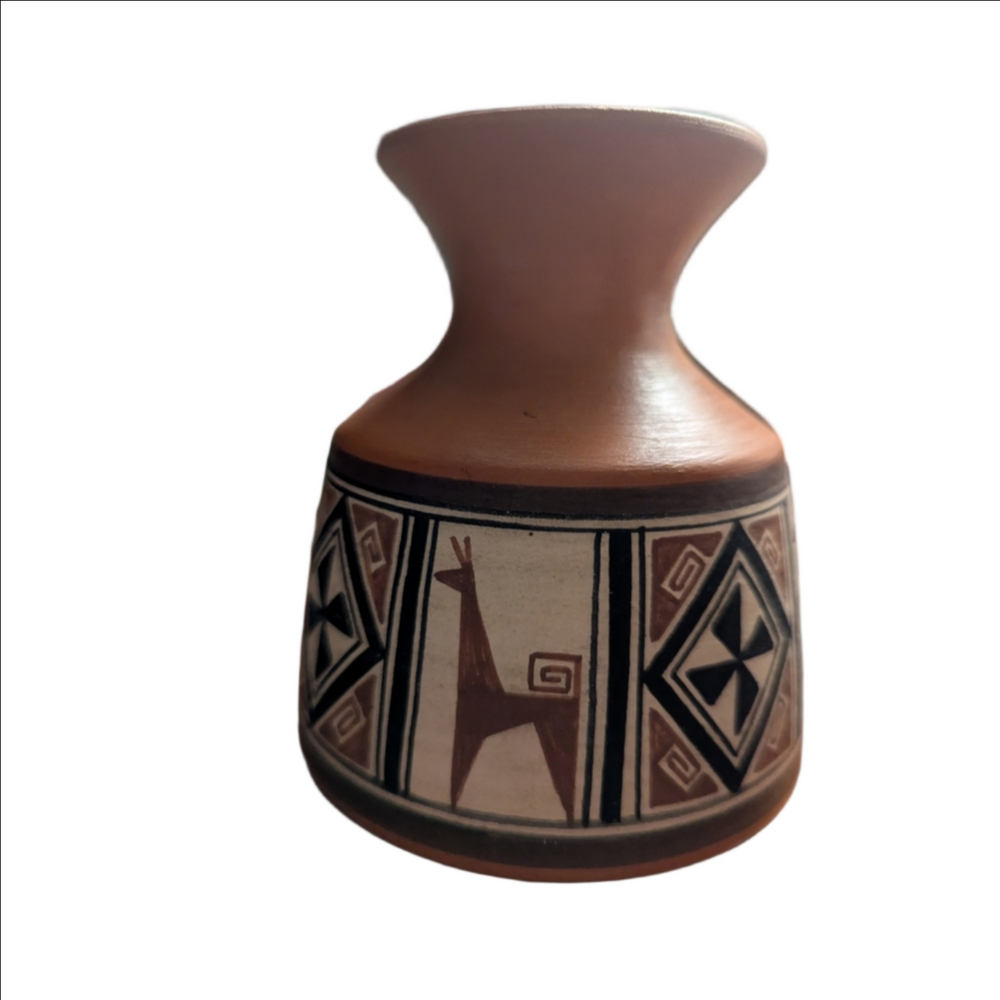 Ccantu Pottery VaseCulturas Del Sol Lima Peru Handcrafted Brown Black